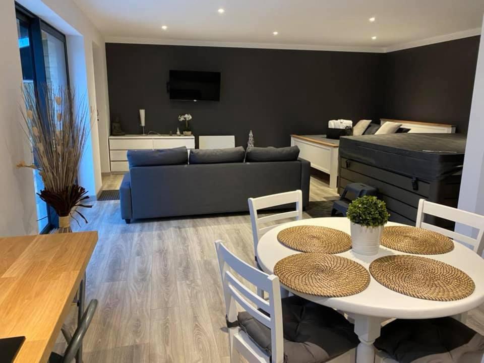 Le Clos De La Madelaine Montreuil  Exteriér fotografie